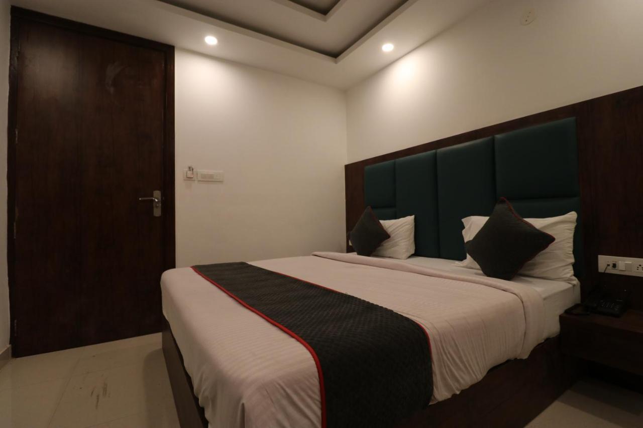 Hotel Krone A Family Hotel Near Igi Airport Delhi Nuova Delhi Esterno foto