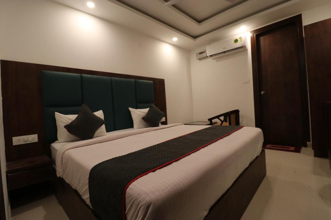 Hotel Krone A Family Hotel Near Igi Airport Delhi Nuova Delhi Esterno foto