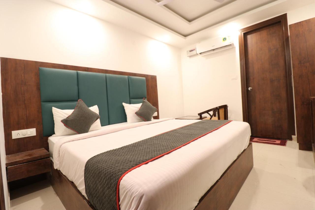 Hotel Krone A Family Hotel Near Igi Airport Delhi Nuova Delhi Esterno foto
