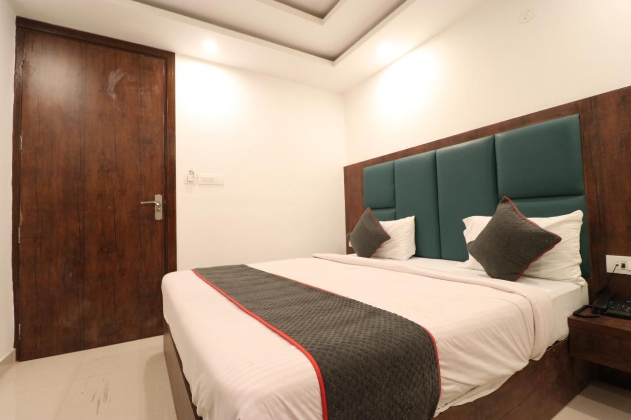Hotel Krone A Family Hotel Near Igi Airport Delhi Nuova Delhi Esterno foto