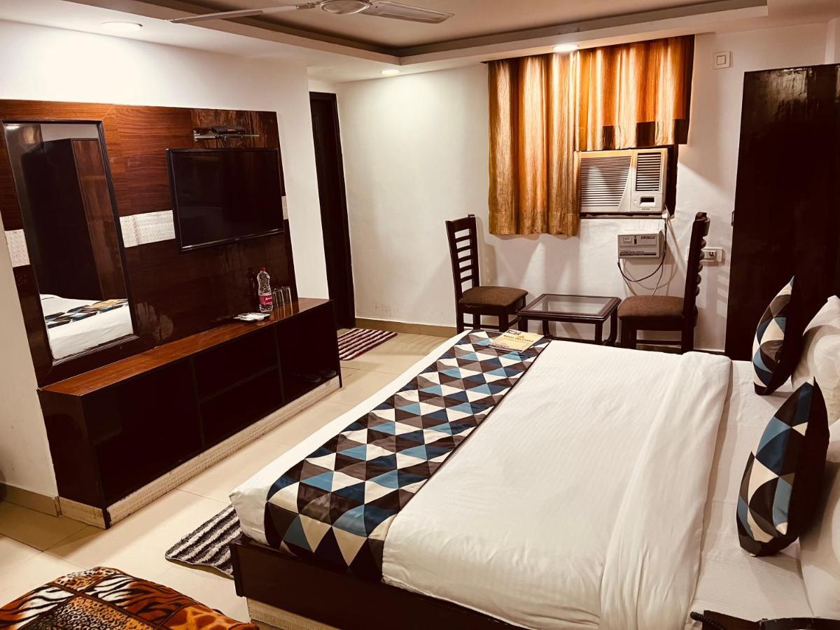 Hotel Krone A Family Hotel Near Igi Airport Delhi Nuova Delhi Esterno foto