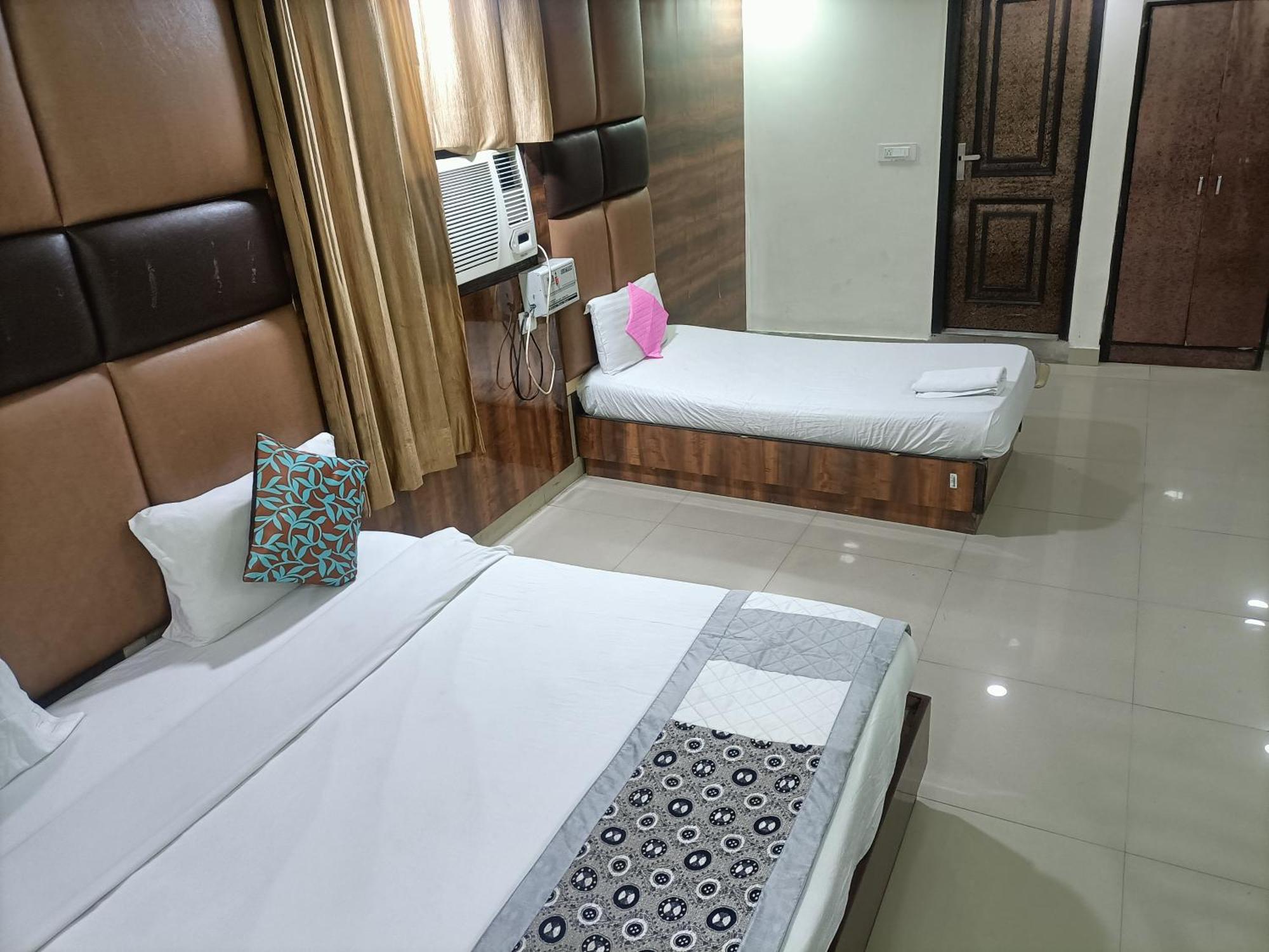 Hotel Krone A Family Hotel Near Igi Airport Delhi Nuova Delhi Esterno foto