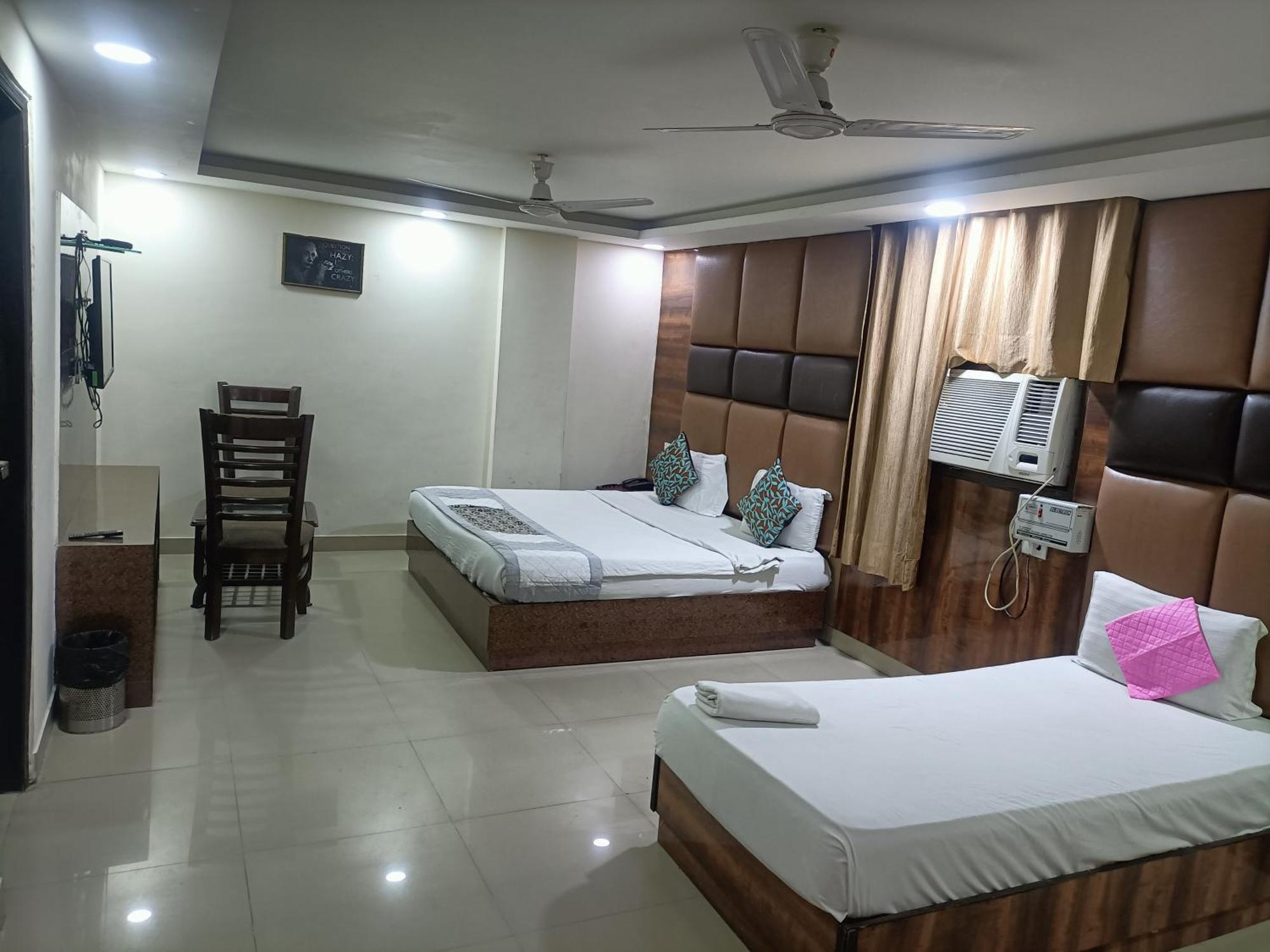 Hotel Krone A Family Hotel Near Igi Airport Delhi Nuova Delhi Esterno foto